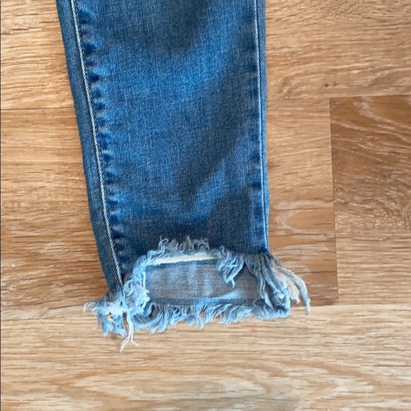 High-waisted Levi’s - Picture 2 of 6